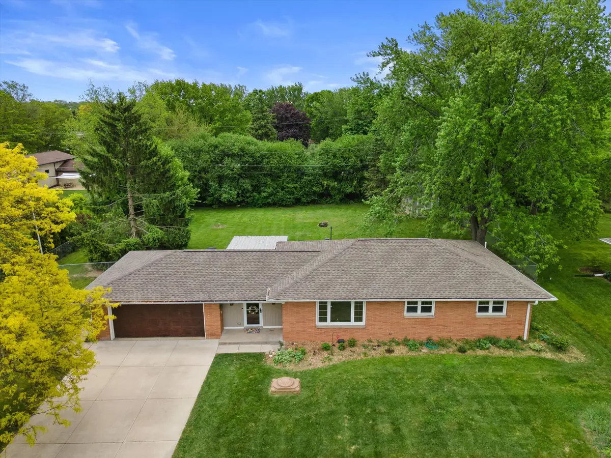 14101 W Maple Ridge Rd, New Berlin, WI 53151 - #1
