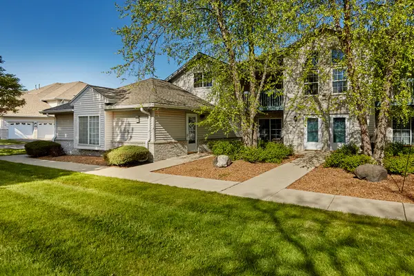 1035 Guthrie Rd, Waukesha, WI 53186
