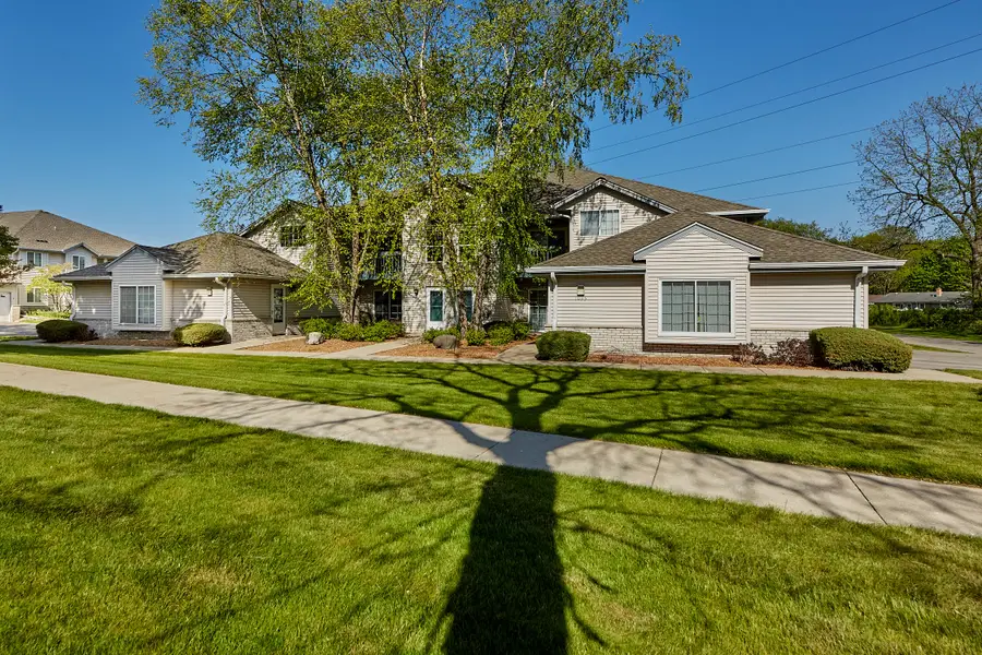 1035 Guthrie Rd, Waukesha, WI 53186 - #2