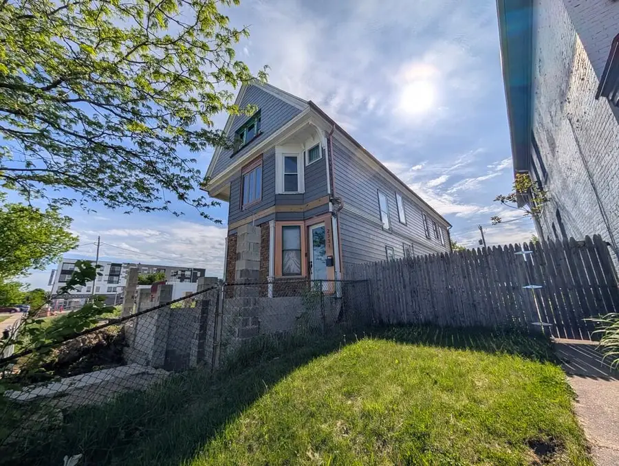 2329 N Vel R Phillips Ave, Milwaukee, WI 53212 - #3