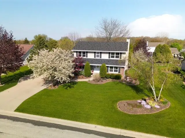 W166N10248 Calico Ln, Germantown, WI 53022 - #1