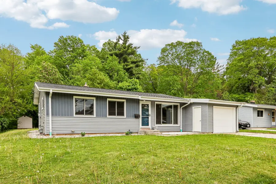 5620 Euston St, Greendale, WI 53129 - #3