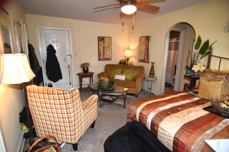 1028 E Juneau Ave, Milwaukee, WI 53202 - #3