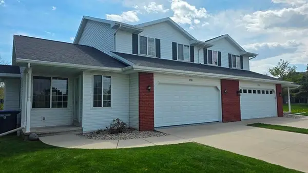 4725 Fox Grove Rd, Sheboygan, WI 53081