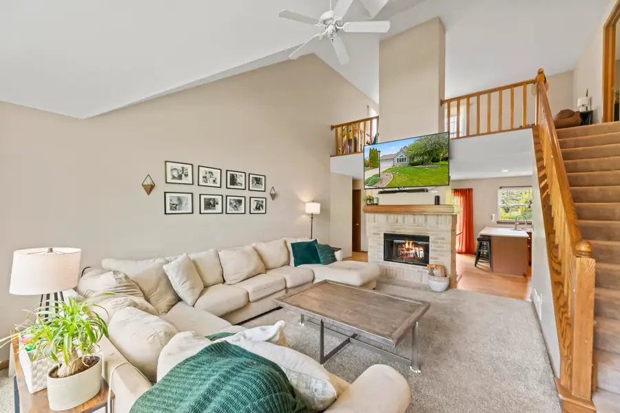 1803 Wexford Ln, Waukesha, WI 53186 - #3
