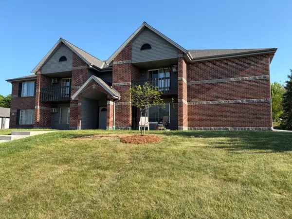 S75W16775 Jacob Ct, Muskego, WI 53150