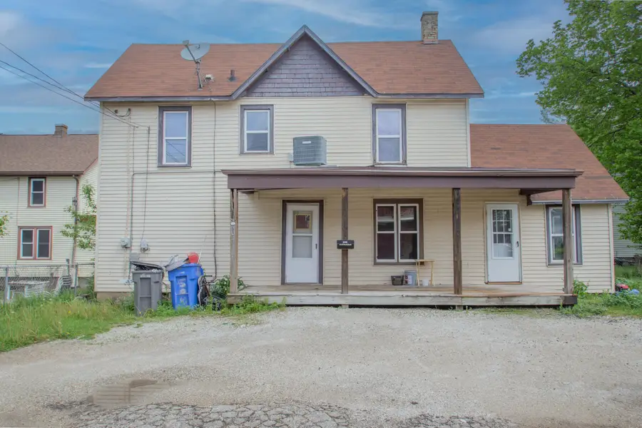 504 E Division St, Watertown, WI 53098 - #2