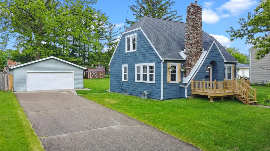 120 S Jackson St, Elkhorn, WI 53121 - #2