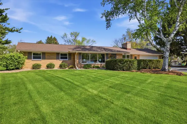 4054 Maple Grove Dr, Richfield, WI 53033