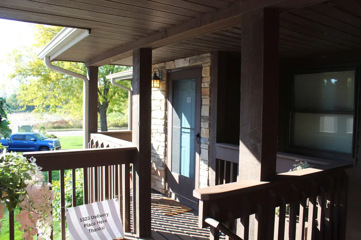 1323 Lauderdale Pl, Onalaska, WI 54650 - #1