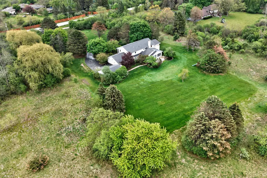 8675 N Range Line Rd, River Hills, WI 53217 - #2