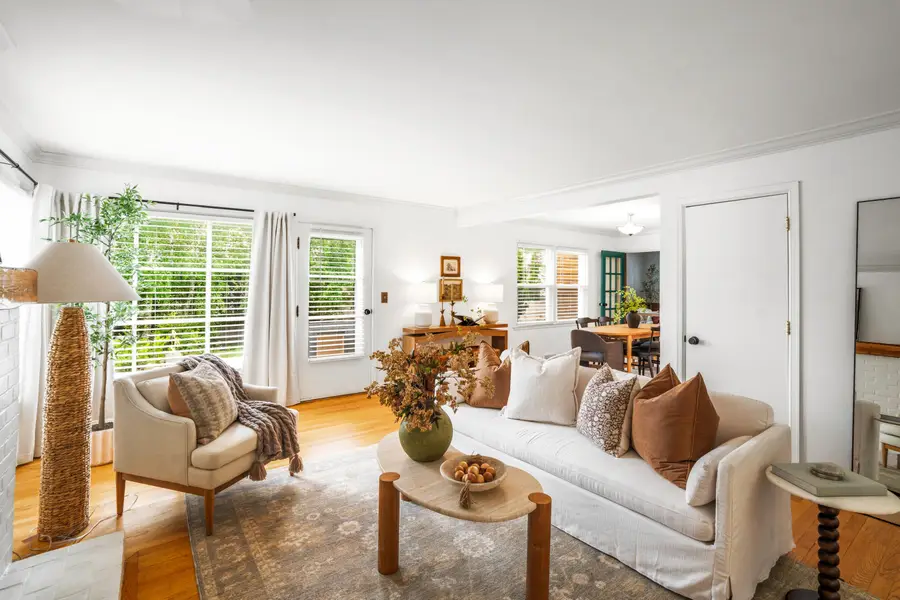 6221 N Lake Dr, Whitefish Bay, WI 53217 - #3