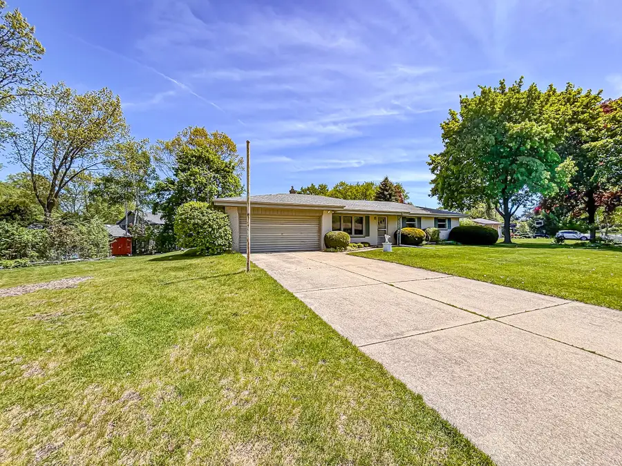 3150 S Ventura Dr, New Berlin, WI 53151 - #2