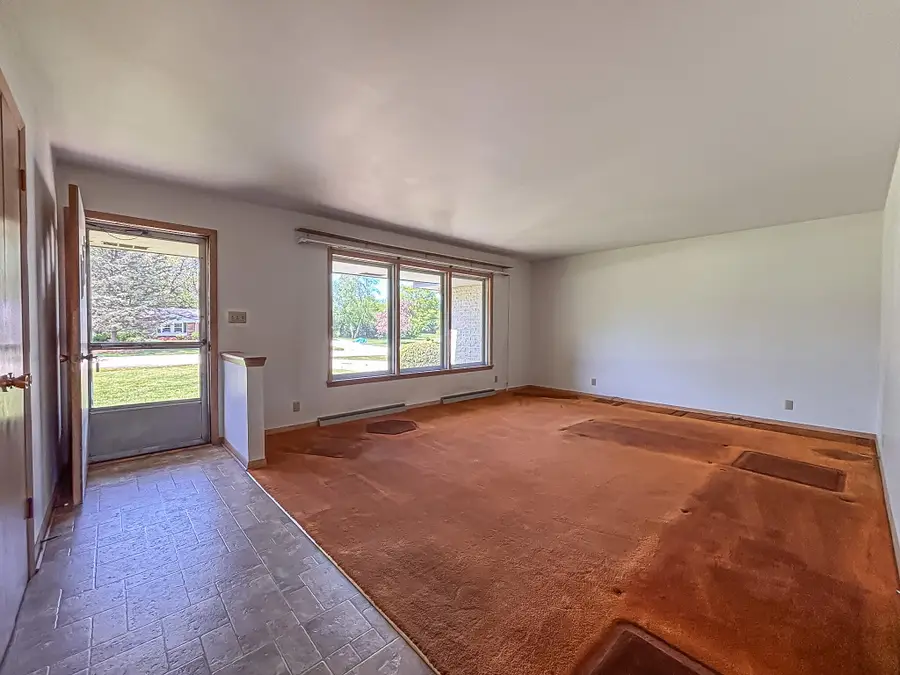 3150 S Ventura Dr, New Berlin, WI 53151 - #3