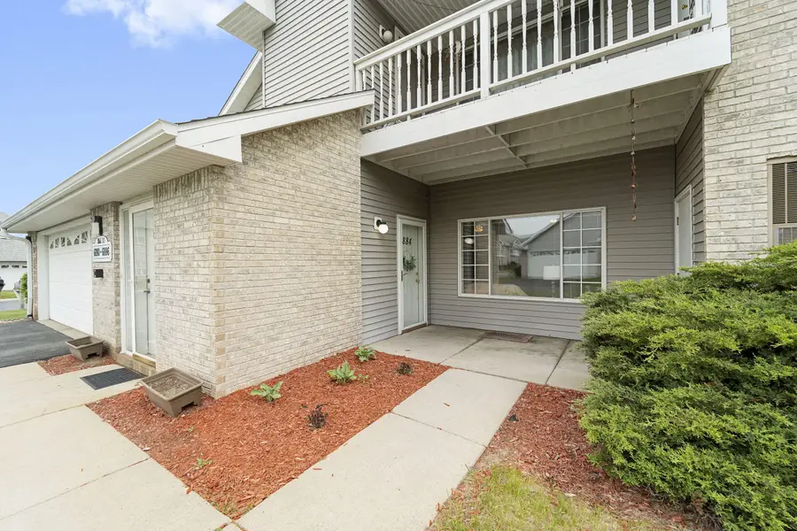 6884 S Rolling Meadows Ct, Oak Creek, WI 53154 - #2