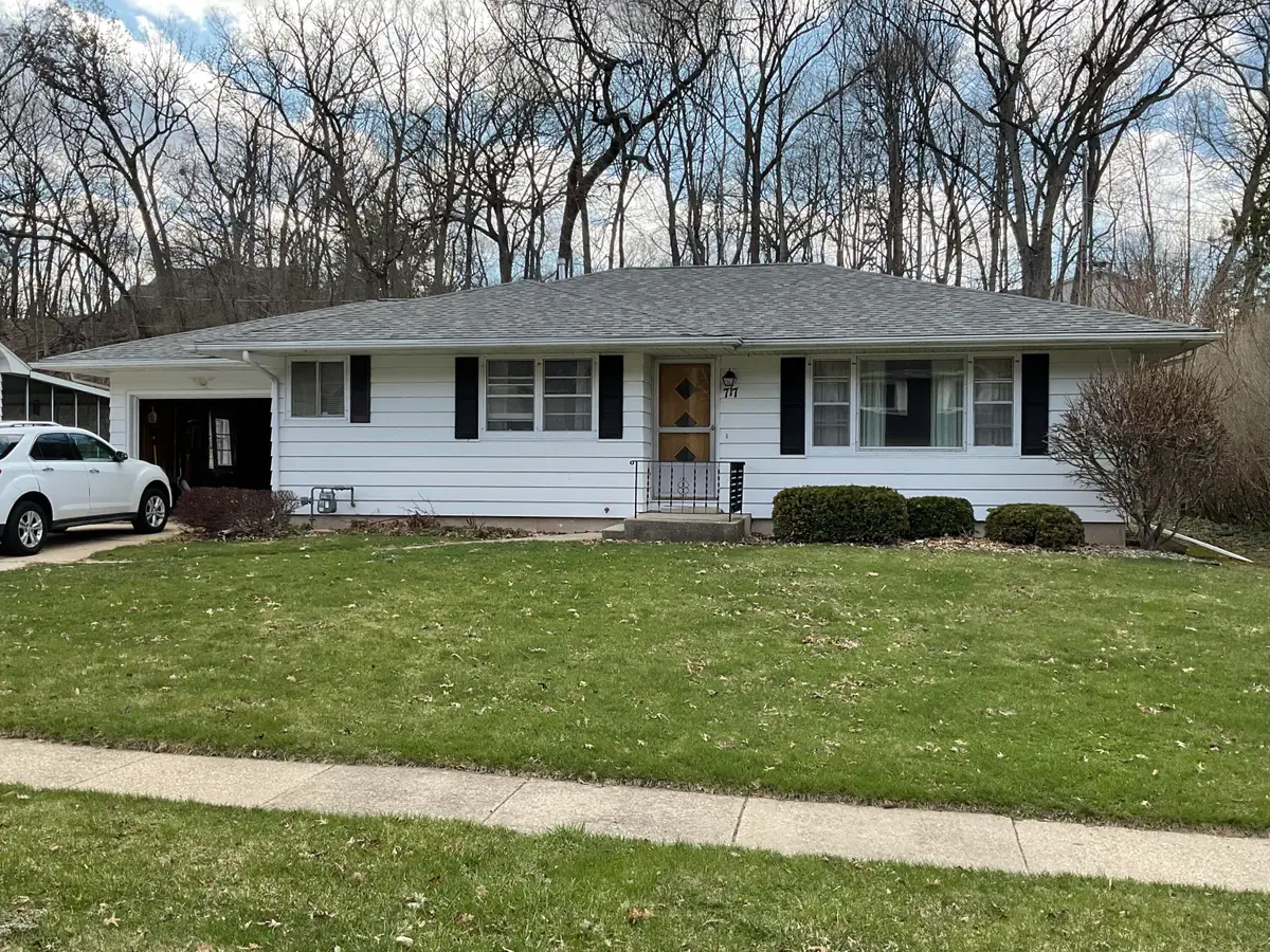 717 Cloute St, Fort Atkinson, WI 53538 - #1