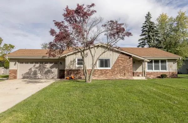 10226 W Steeple View Ln, Franklin, WI 53132
