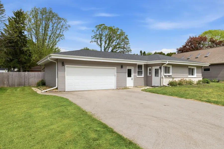 W60N873 Sheboygan Rd, Cedarburg, WI 53012 - #2