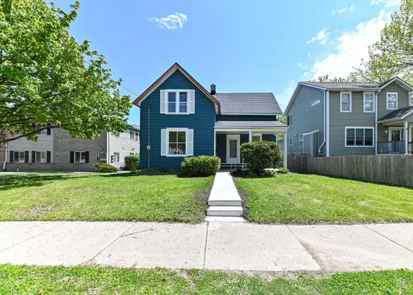 3270 S 92nd St, Milwaukee, WI 53227