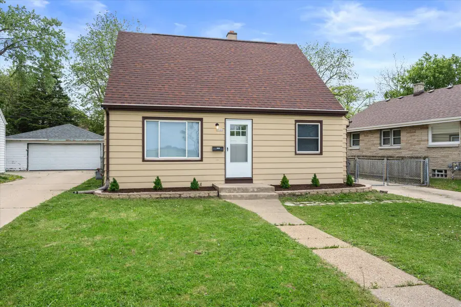 4944 N 91st St, Milwaukee, WI 53225 - #2