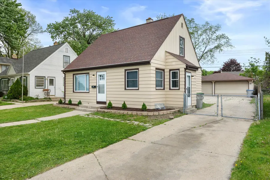 4944 N 91st St, Milwaukee, WI 53225 - #3