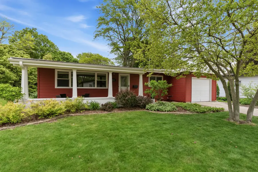 5633 Bentwood Ln, Greendale, WI 53129 - #2