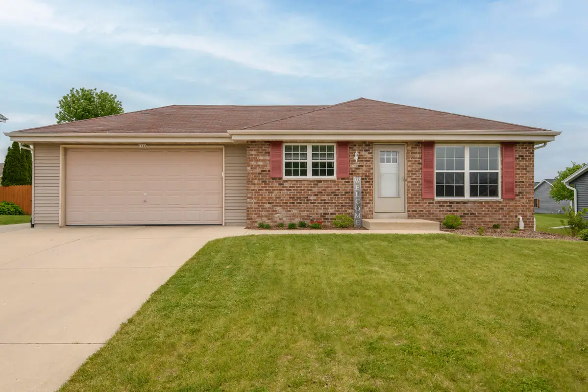 1510 Redtail Dr, Hartford, WI 53027 - #1