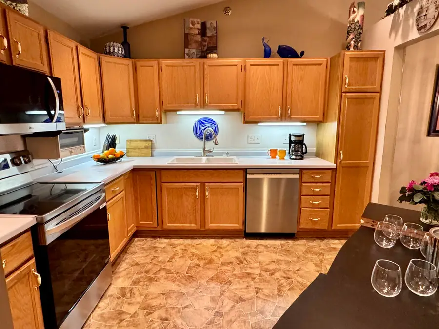 18125 W Wisconsin Ave, Brookfield, WI 53045 - #2