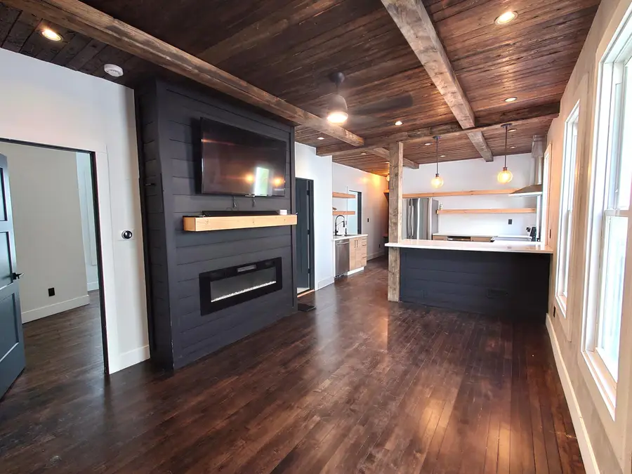 2870 S Delaware Ave, Milwaukee, WI 53207 - #3