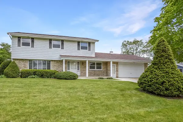 12920 W Crawford Dr, New Berlin, WI 53151