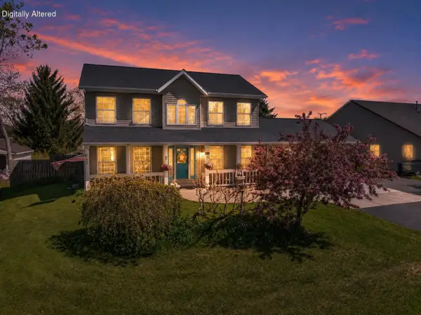 2350 E Sandy Acre Rd, West Bend, WI 53090