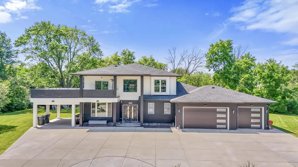 7341 S 76th St, Franklin, WI 53132 - #1