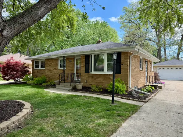 2970 S 104th St, West Allis, WI 53227