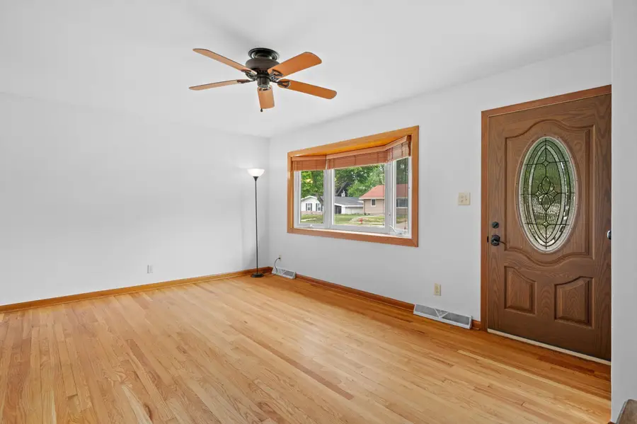 6517 W Lakefield Dr, Milwaukee, WI 53219 - #3