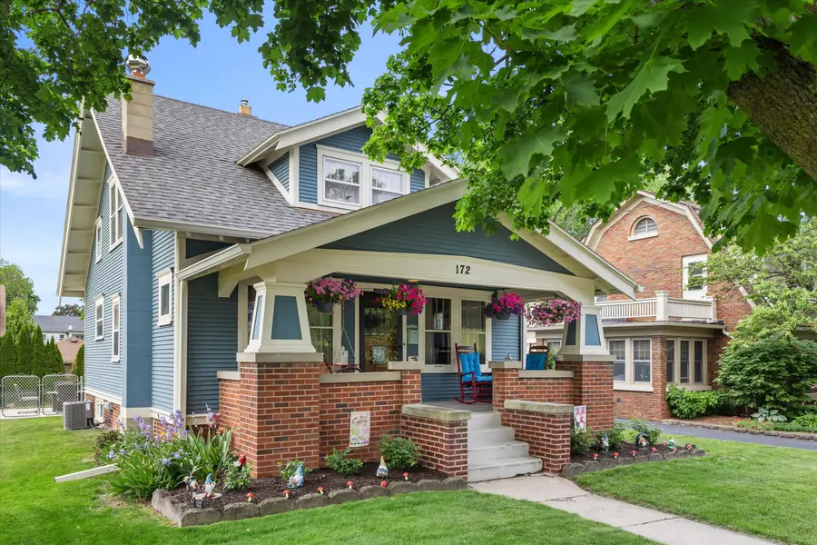 172 W Highland Ave, Burlington, WI 53105 - #2