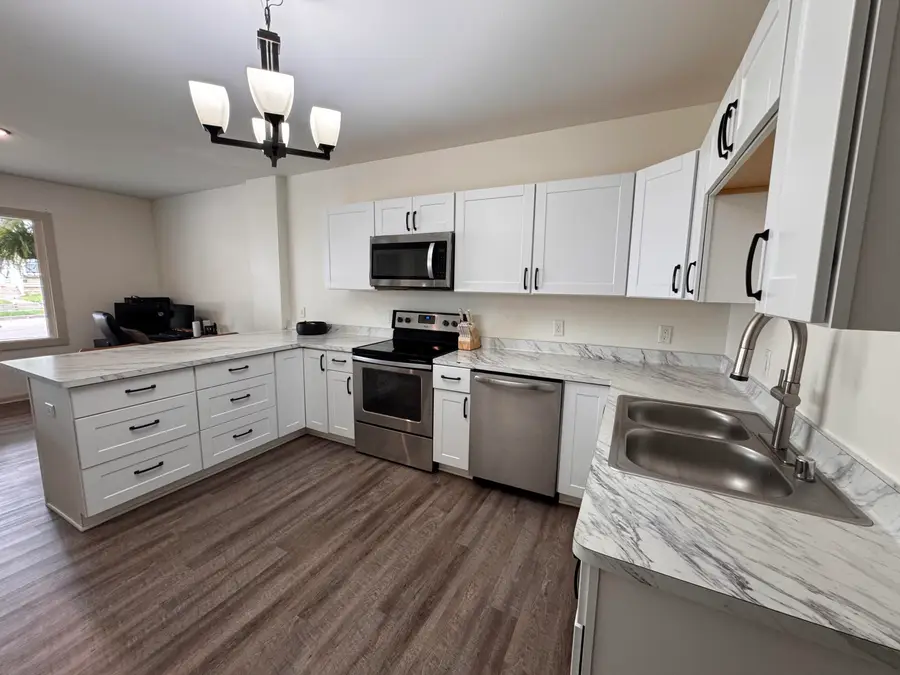 817 Chicago Ave, Waukesha, WI 53188 - #2