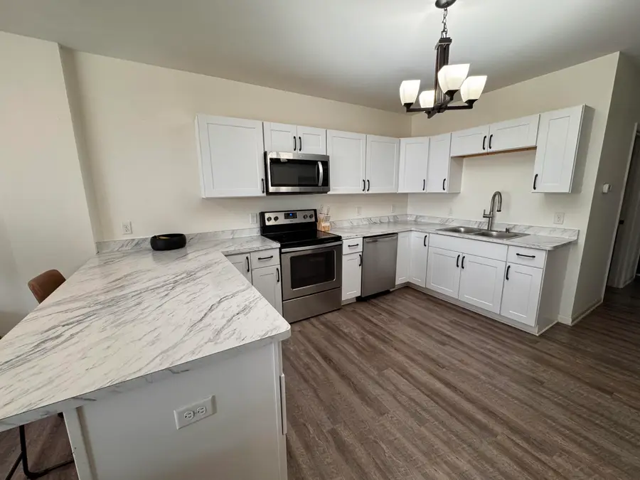 817 Chicago Ave, Waukesha, WI 53188 - #3