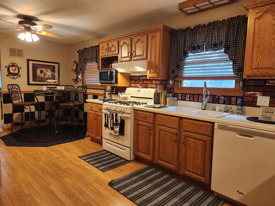 622 S 4th St, Silver Lake, WI 53170 - #3