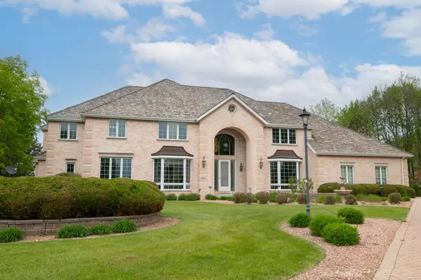 19250 Hayden Ct, Brookfield, WI 53045