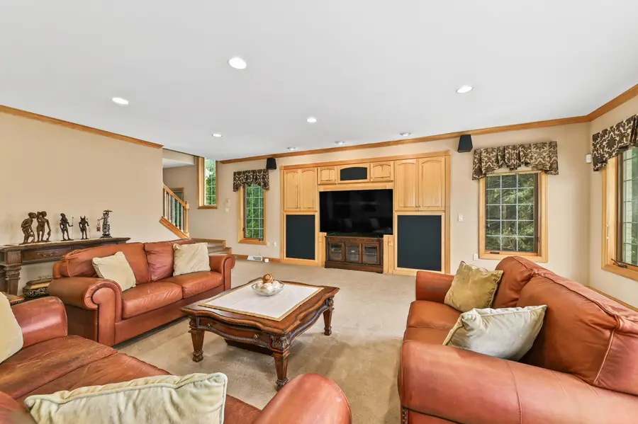 19250 Hayden Ct, Brookfield, WI 53045 - #3