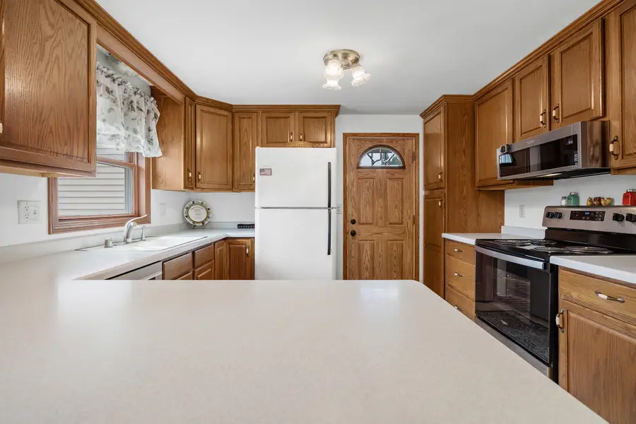 815 Jackson Dr, Cleveland, WI 53015 - #2