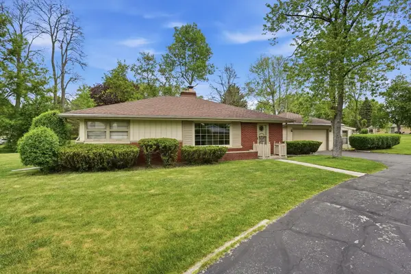 14250 Ivy Ln, Brookfield, WI 53005