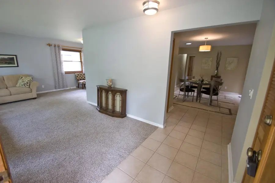 1705 Chapman Dr, Waukesha, WI 53189 - #3
