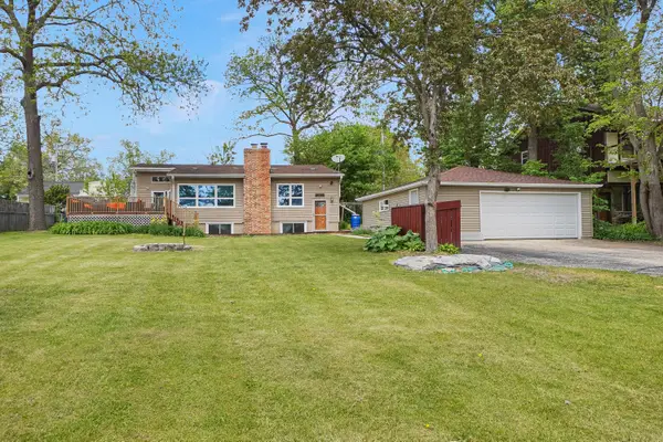 528 Wahl Ave, Mukwonago, WI 53149