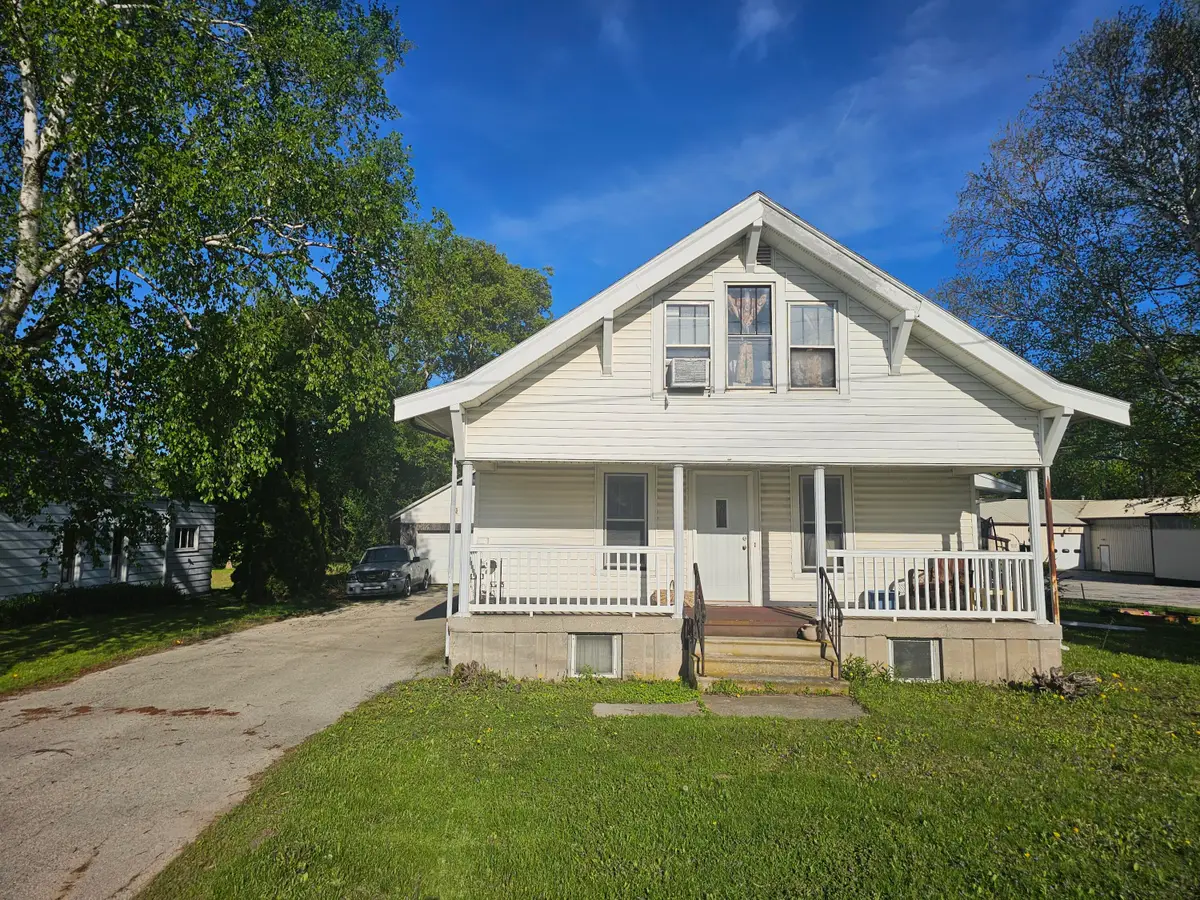 2409 N Rapids Rd, Manitowoc, WI 54220 - #1