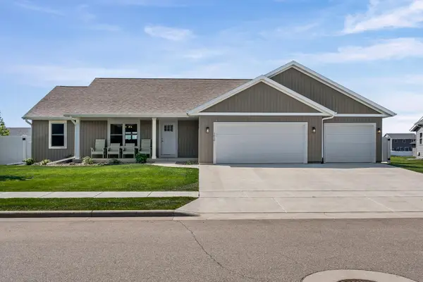 1610 Fox Glove St, Holmen, WI 54636