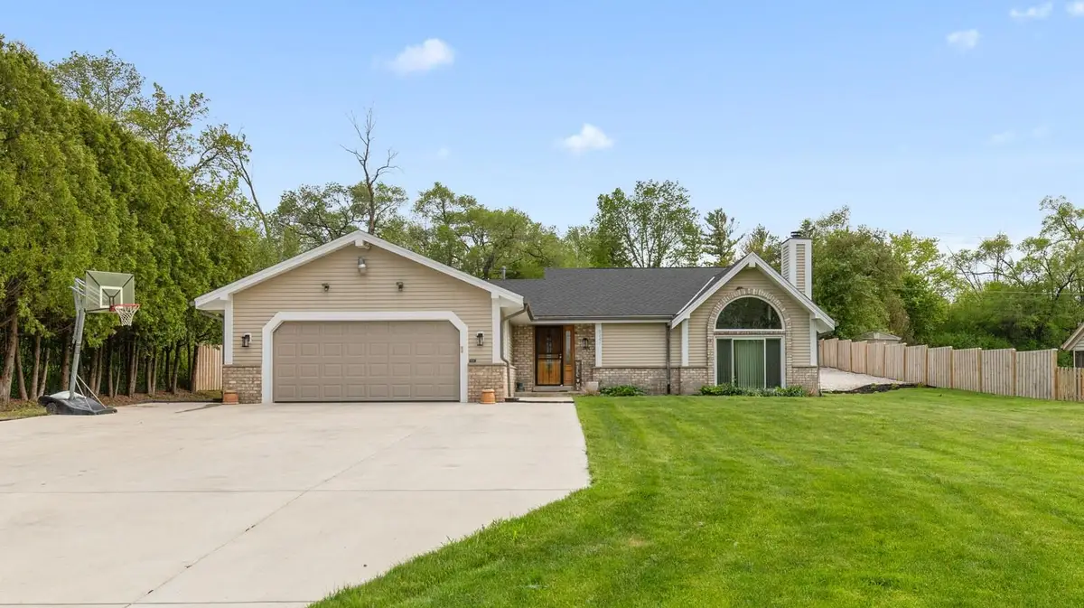 9201 W County Line Rd, Milwaukee, WI 53224 - #1
