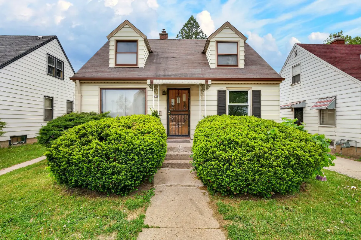 4455 N Teutonia Ave, Milwaukee, WI 53209 - #1