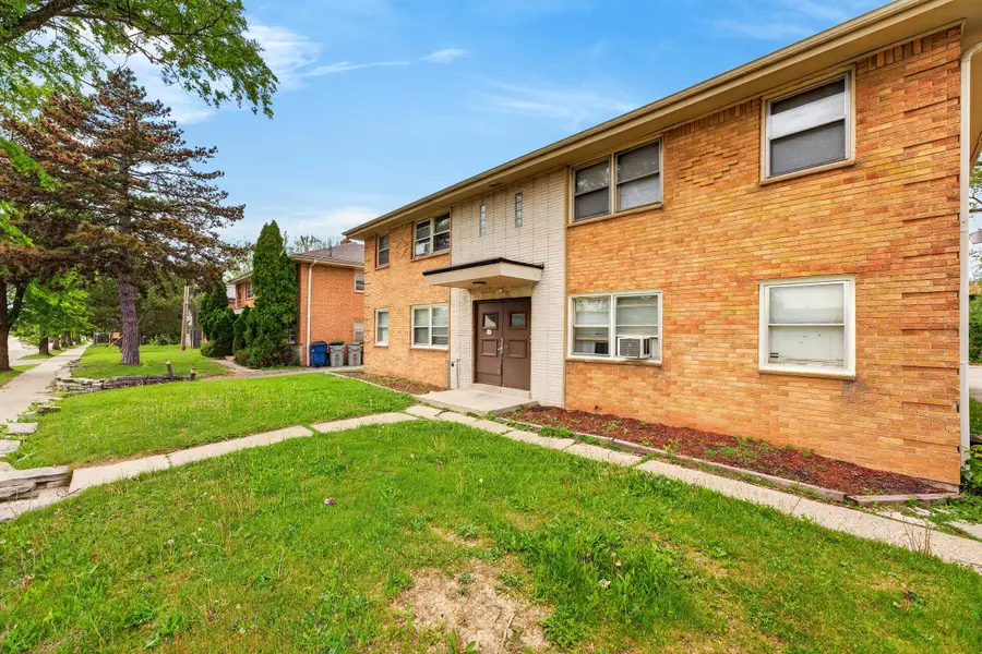 5412 W Mill Rd, Milwaukee, WI 53218 - #2
