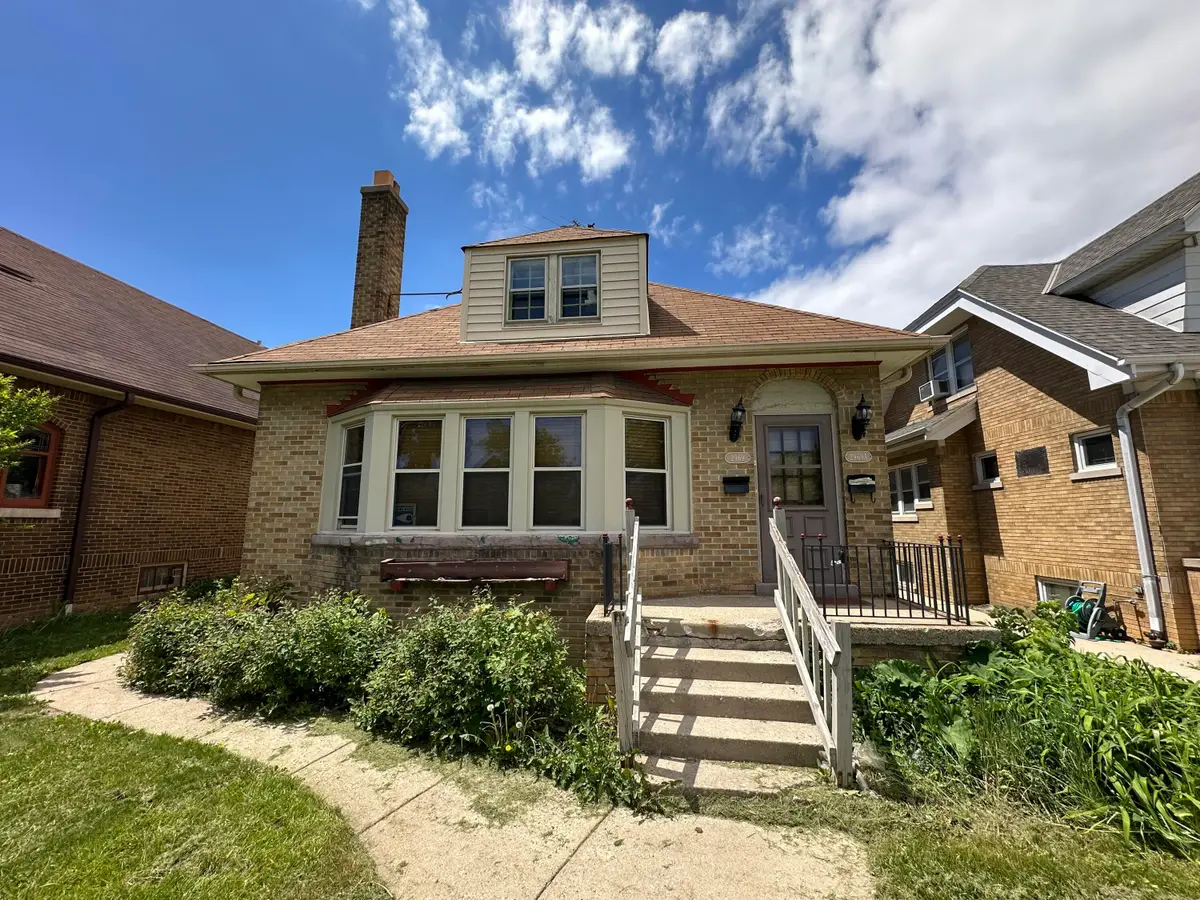 2969 N 53rd St, Milwaukee, WI 53210 - #1